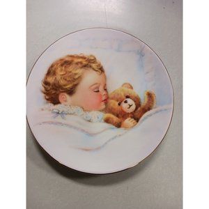 Vintage Avon 1992 Keepsake Baby Plate Trimmed in 22K Gold